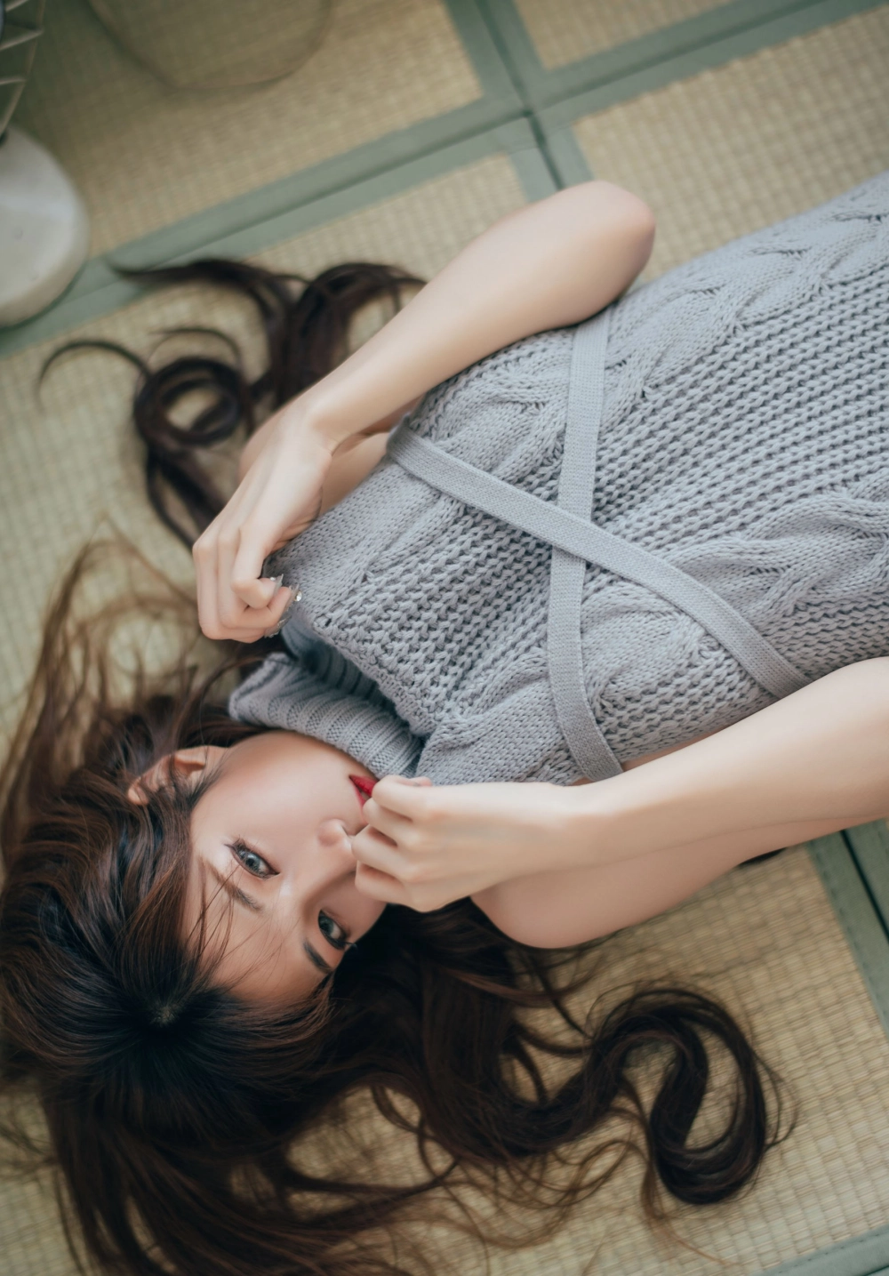 Kbora gives serene vibe through delicate visuals