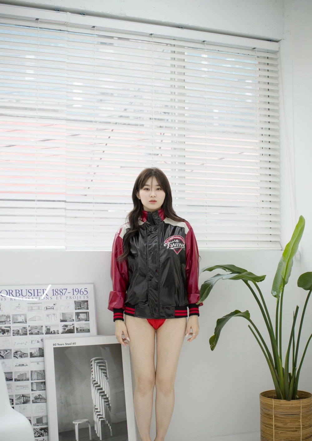 Follow trends with Kim Woo Hyeon