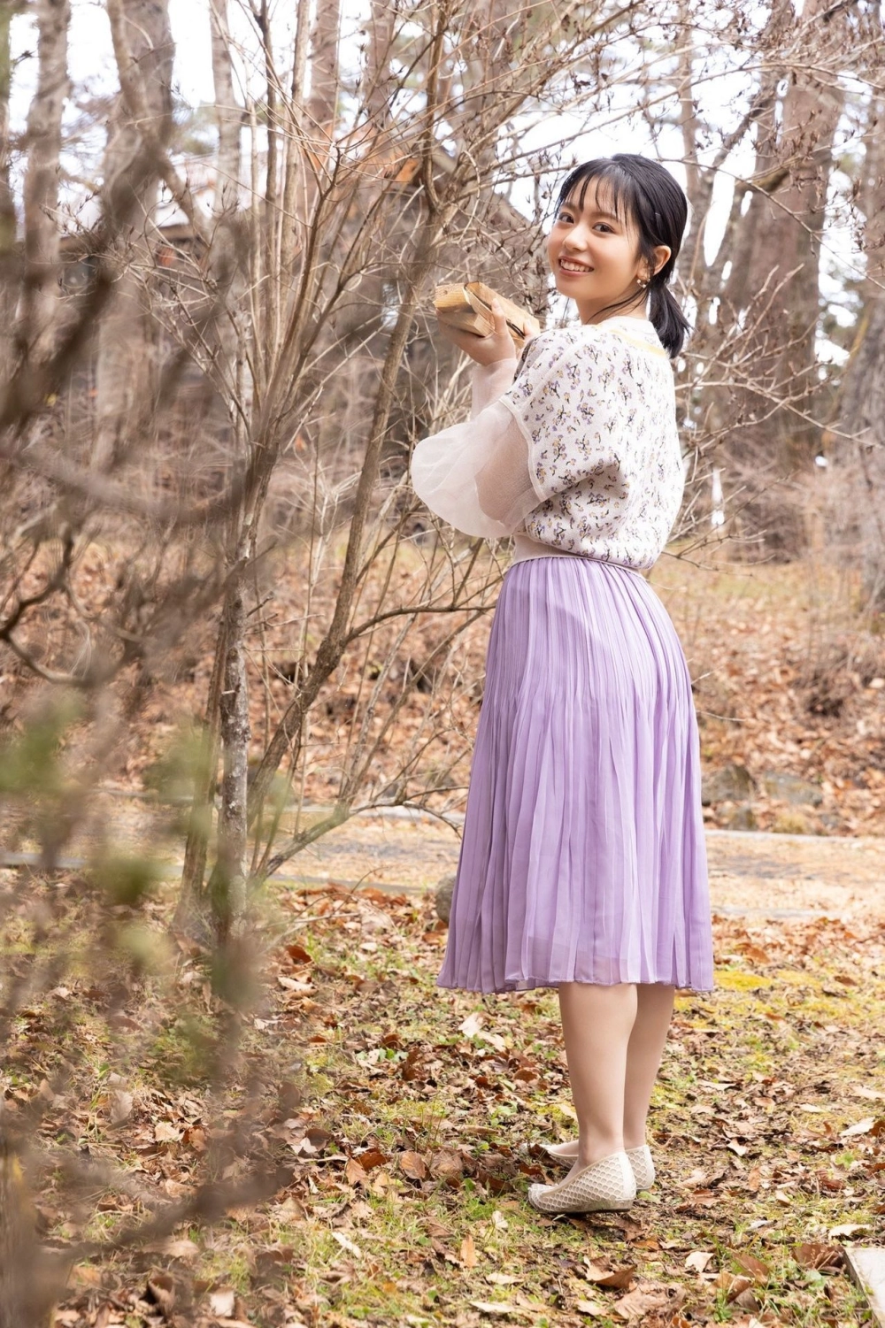 The charismatic charm of idol Komaki Mineshima unveiled