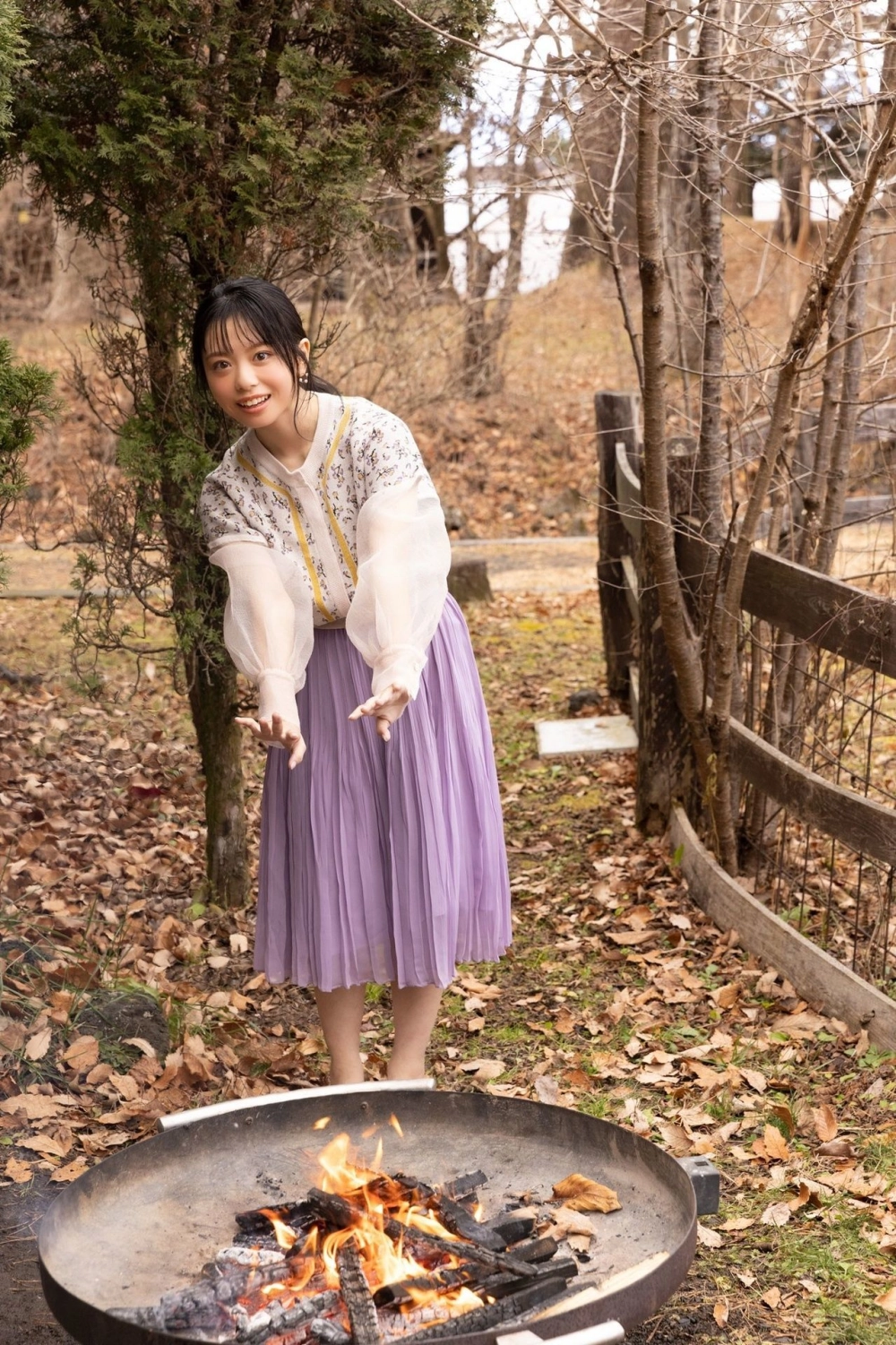 Komaki Mineshima embodies the height of feminine temptation