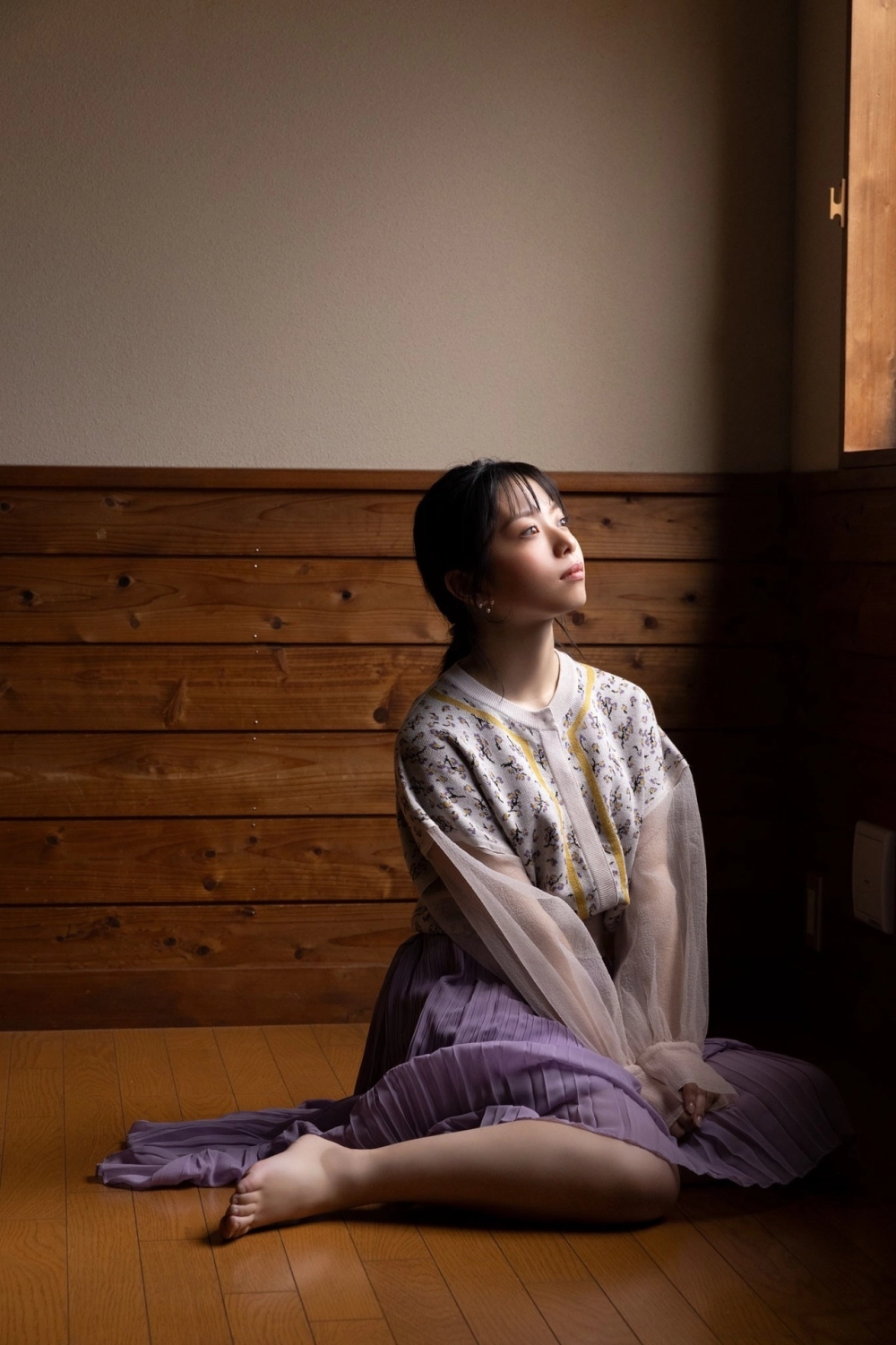 The captivating charm of the stunning Komaki Mineshima