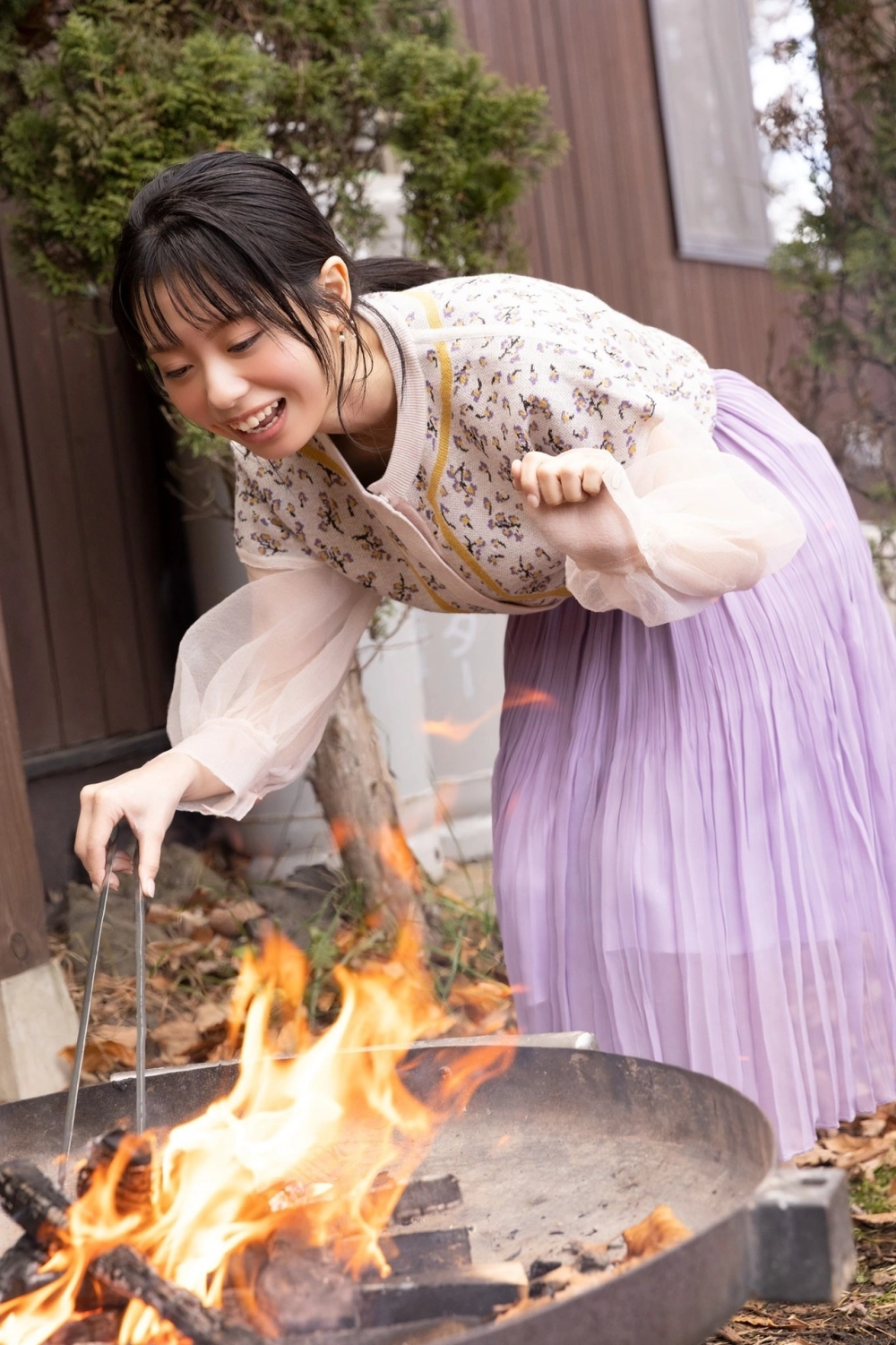 Exuding elegance and sensuality Komaki Mineshima style