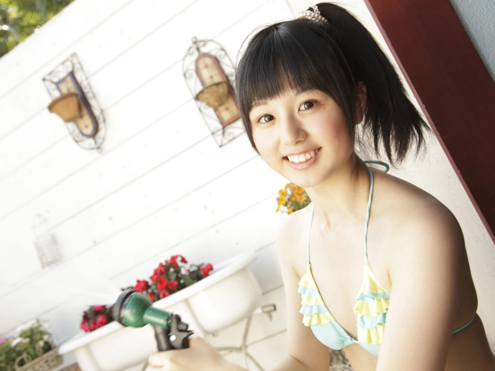 That irresistible elegance unique to the gorgeous Kurita