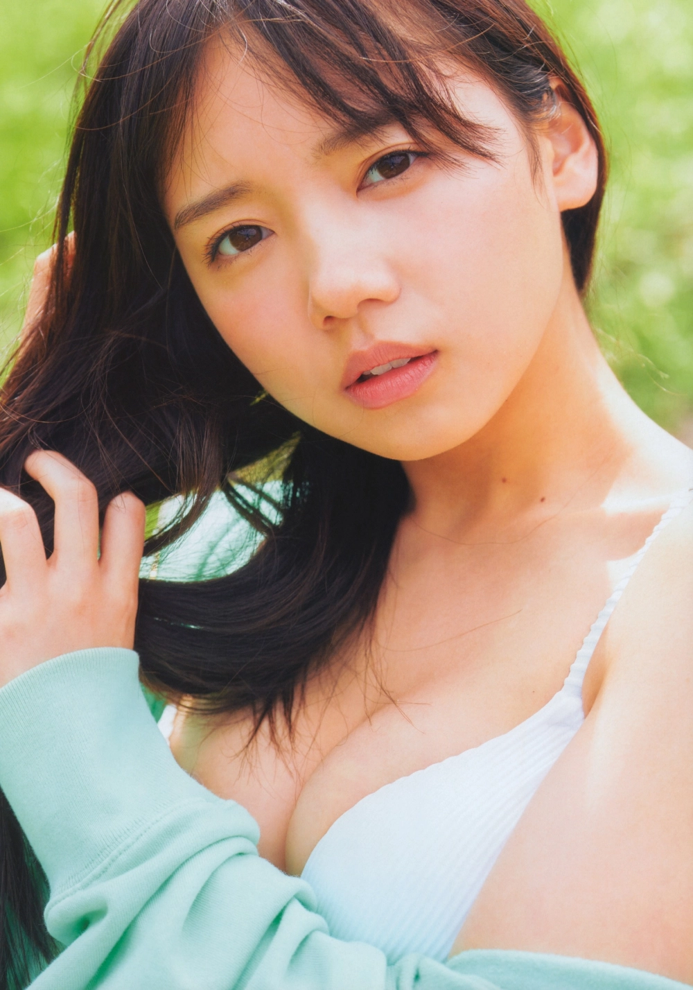 The alluring charm of idol Kyoko Saito unveiled