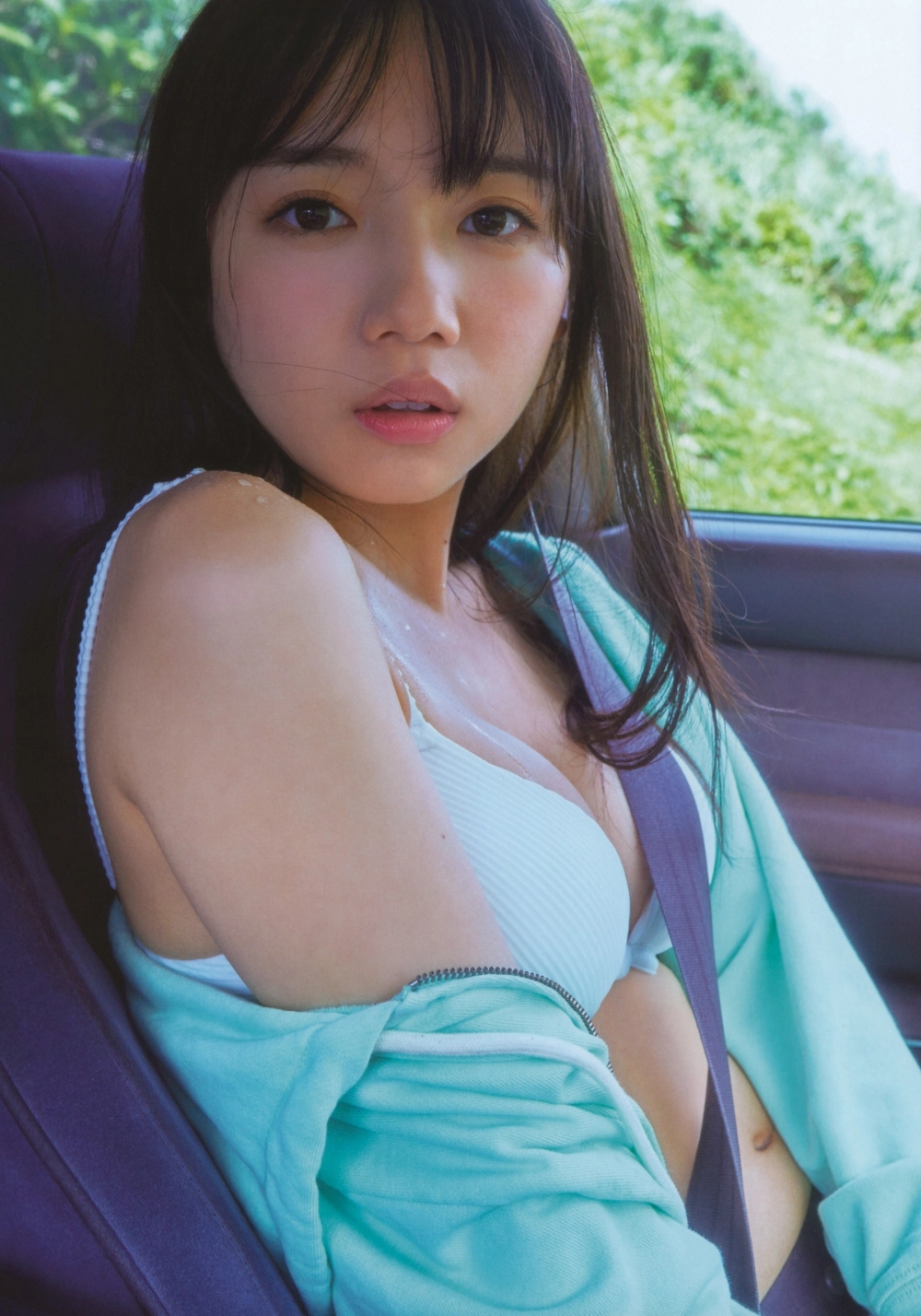 Kyoko Saito winning hearts with every sensual pose