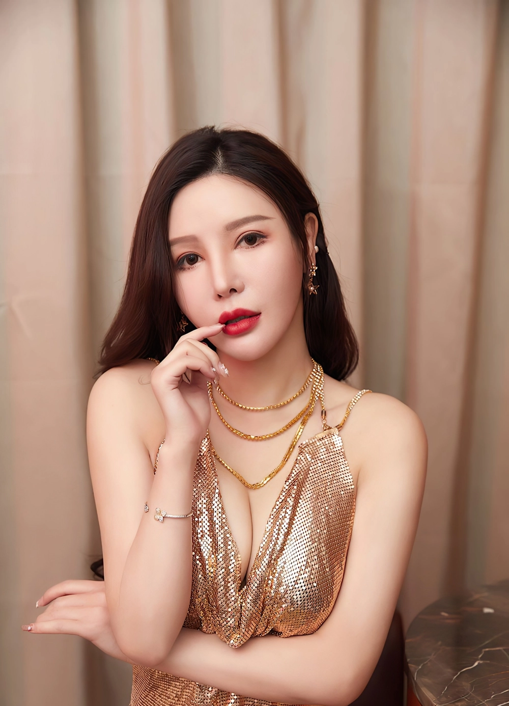 The undeniable allure of Li Duoduo