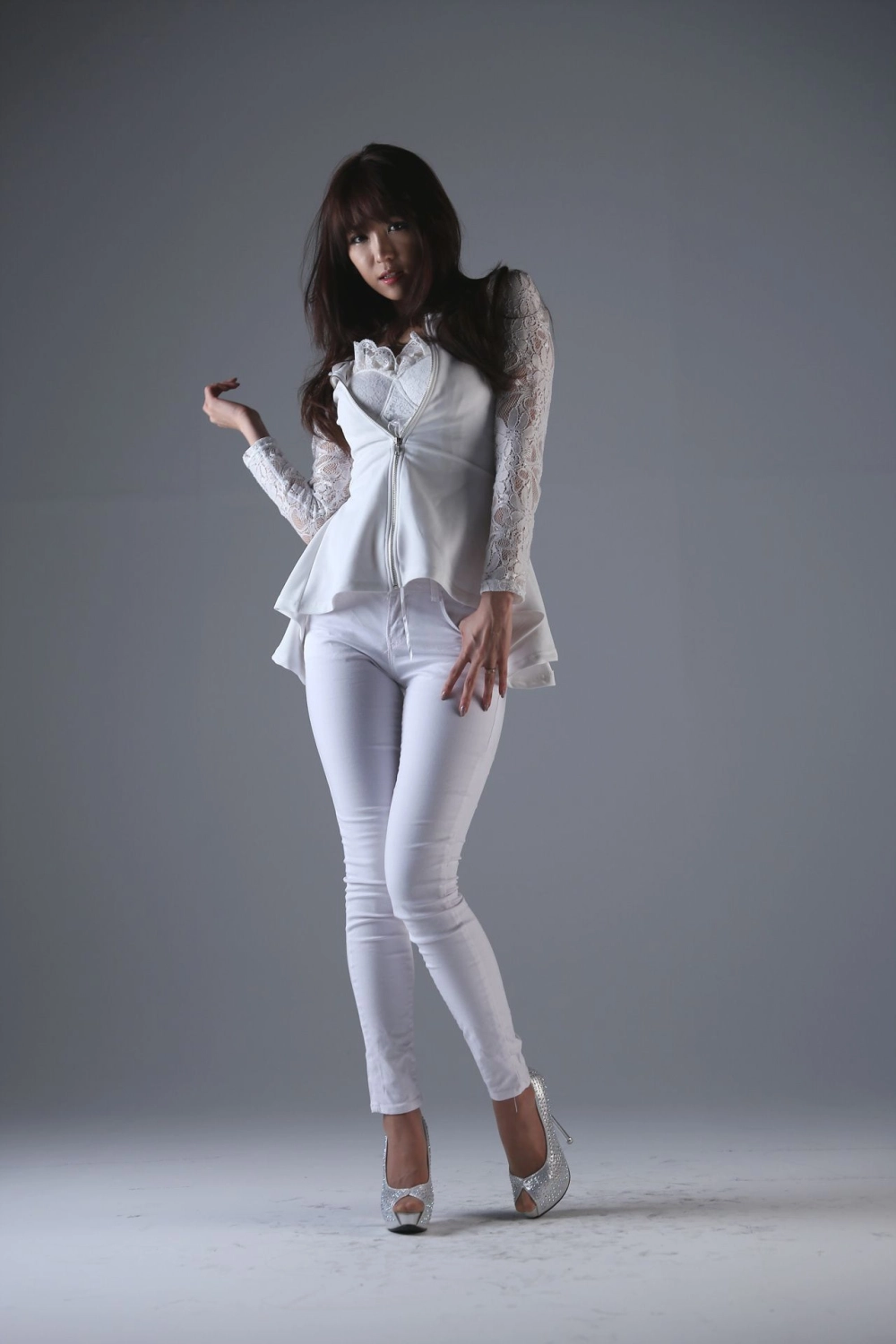 Li Enhui shines in this exclusive photo collection