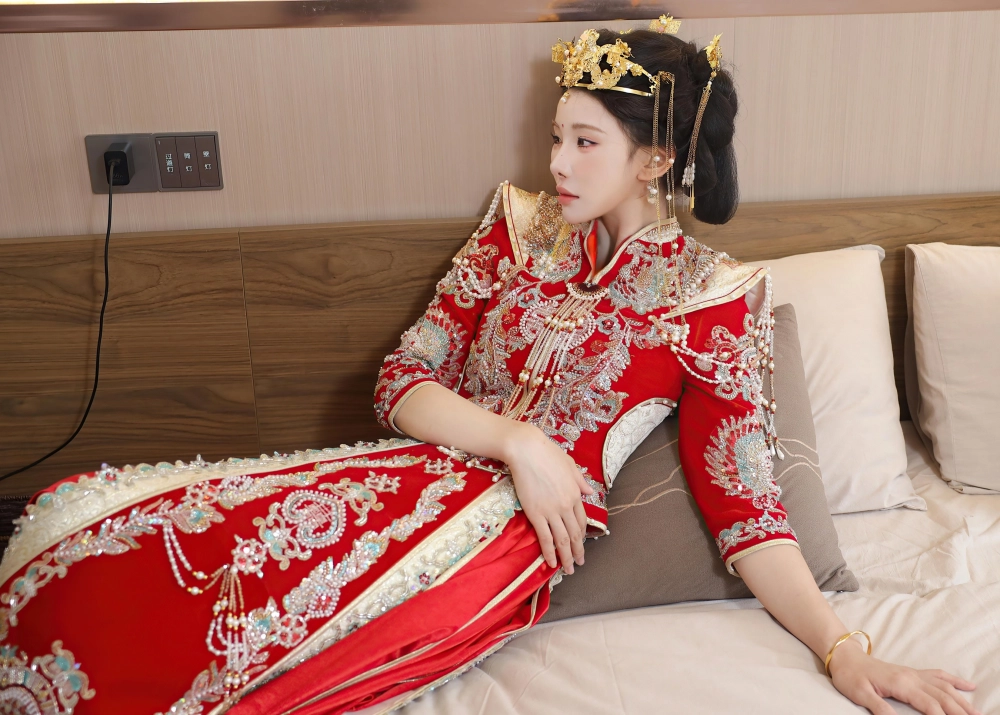 The stunning detail in a Li Shuang'er costume