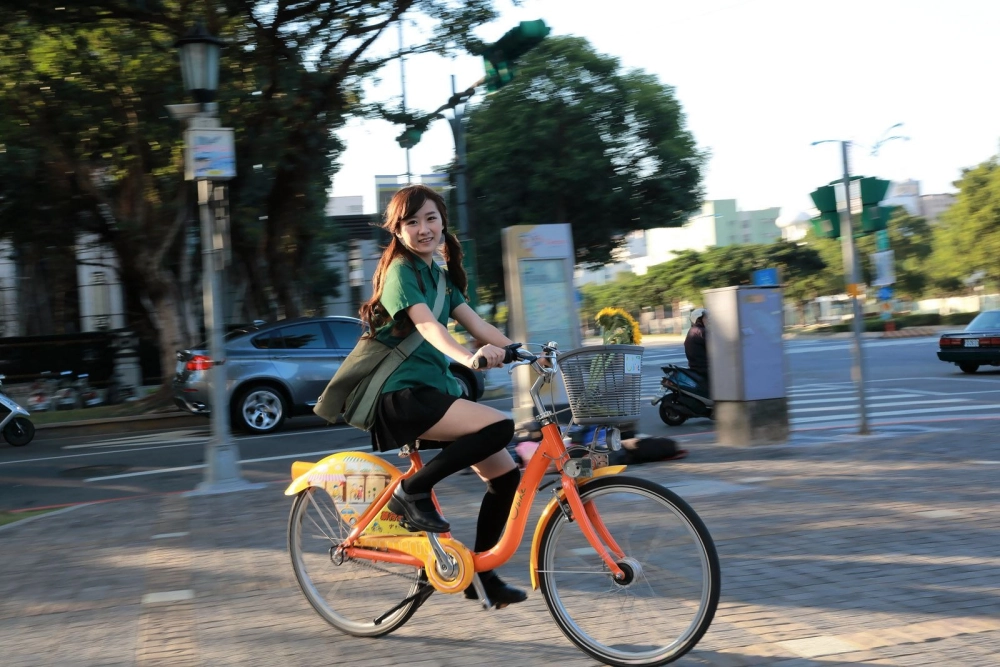 This is the mesmerizing presence of Li Sixian darling