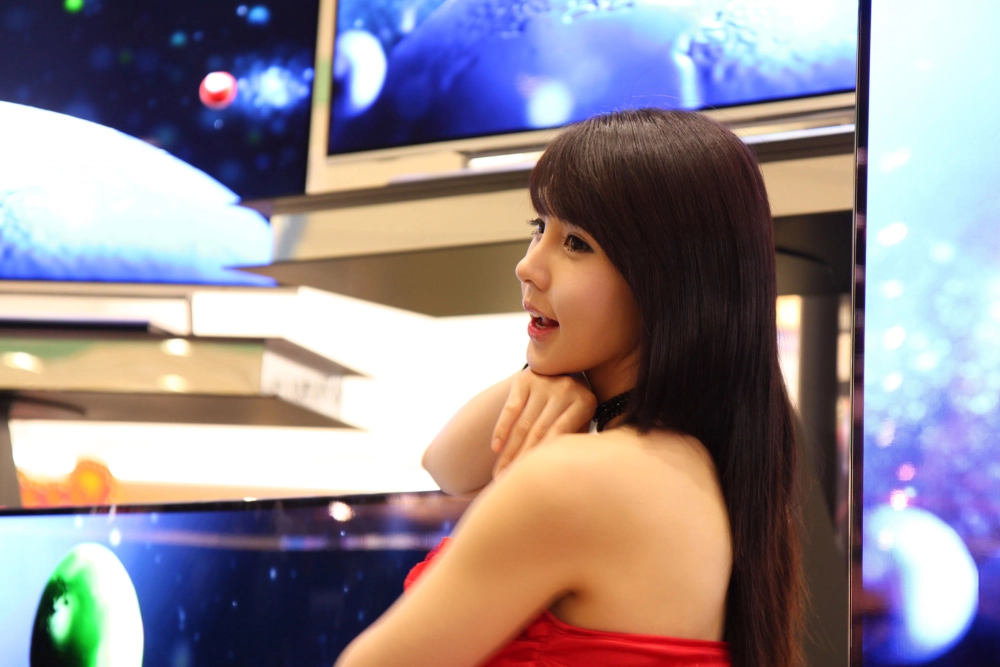 Lin Zhihui timeless appeal in soft morning light