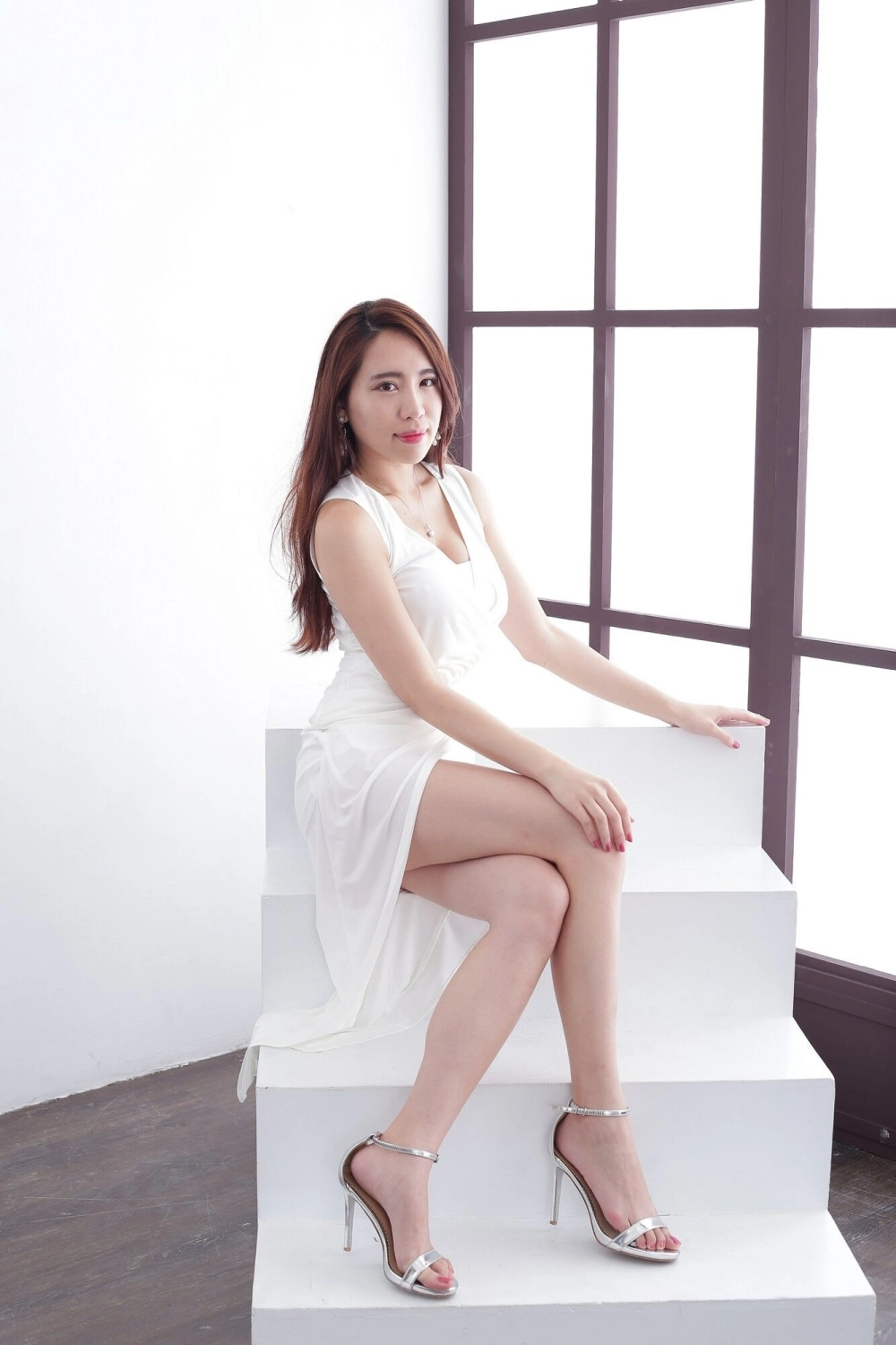 She wears confidence like the ultimate Liao Yuhan accessory