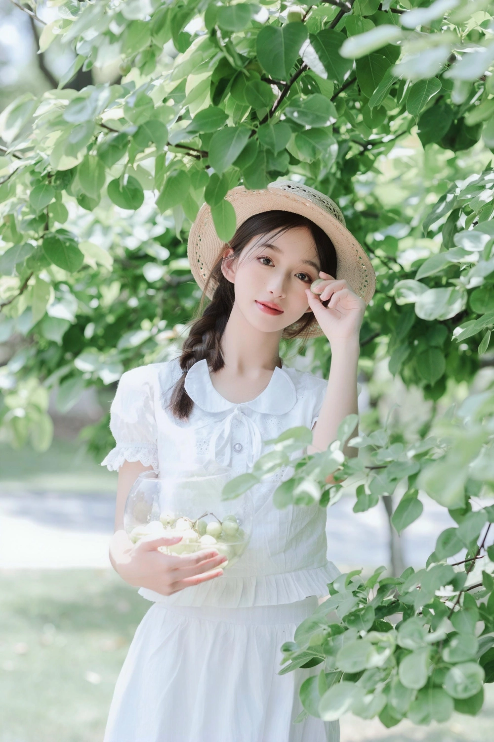 Lin Miaoxin against a beautiful landscape