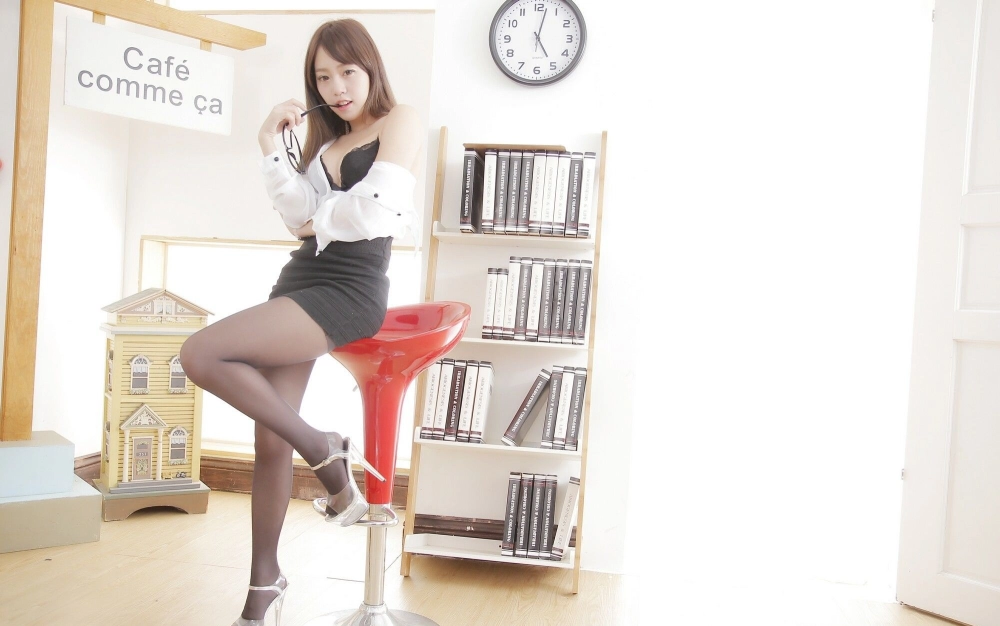 Her seductive smile that belongs to Lin Minyi