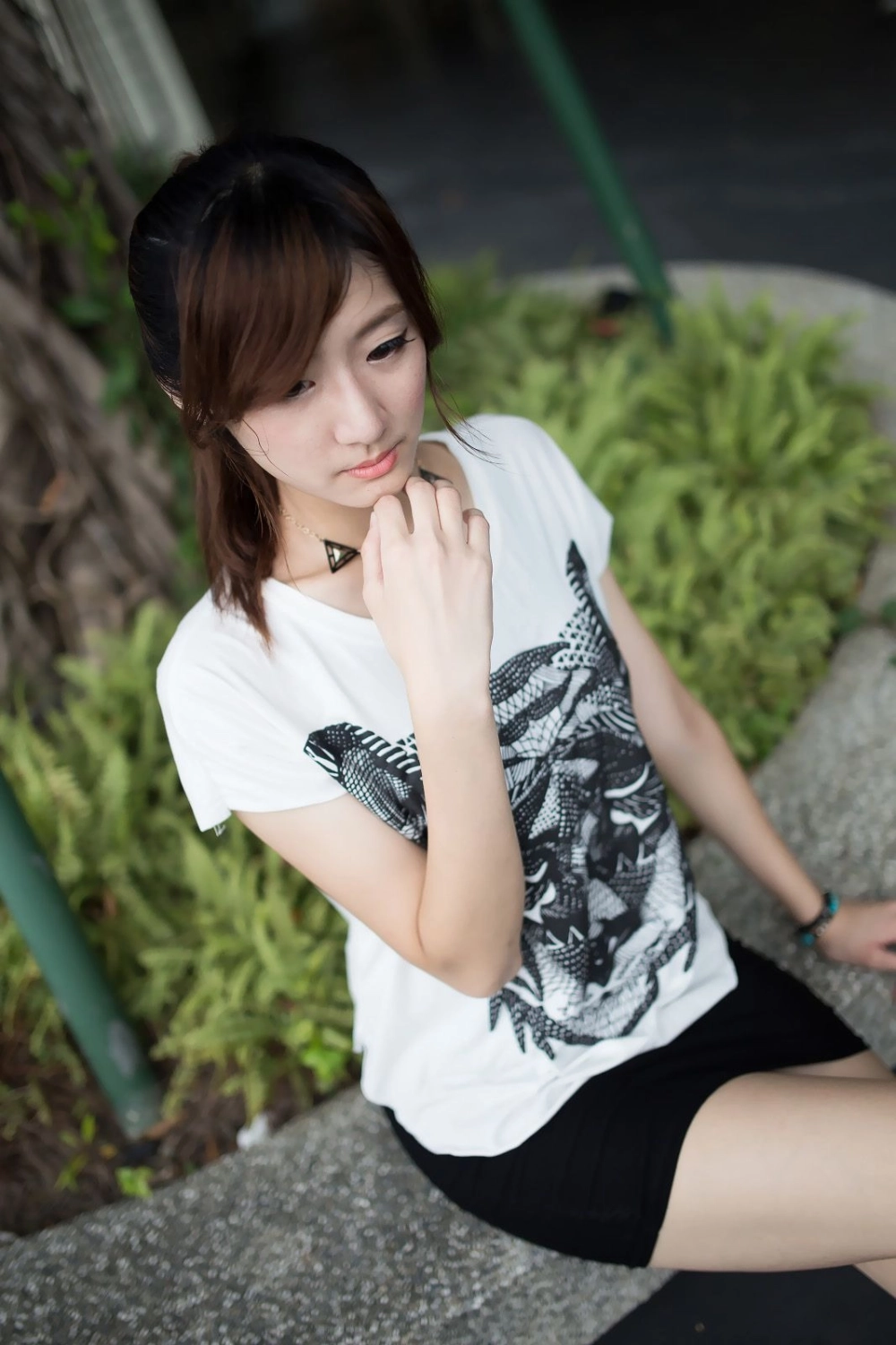 Pure magnetism flows through every Lin Mojing photo