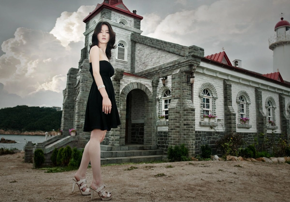 Discover Lin Zhihui style with graceful confidence