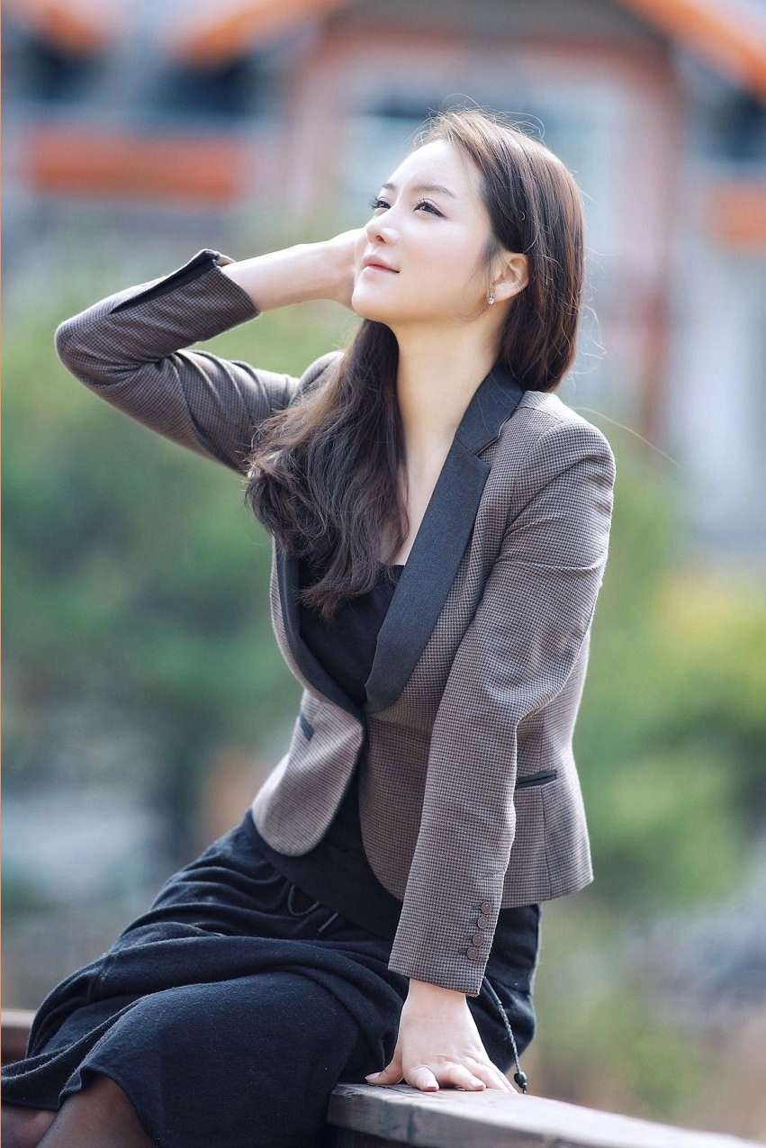 Timeless portrait revealing Lin Zhihui true grace