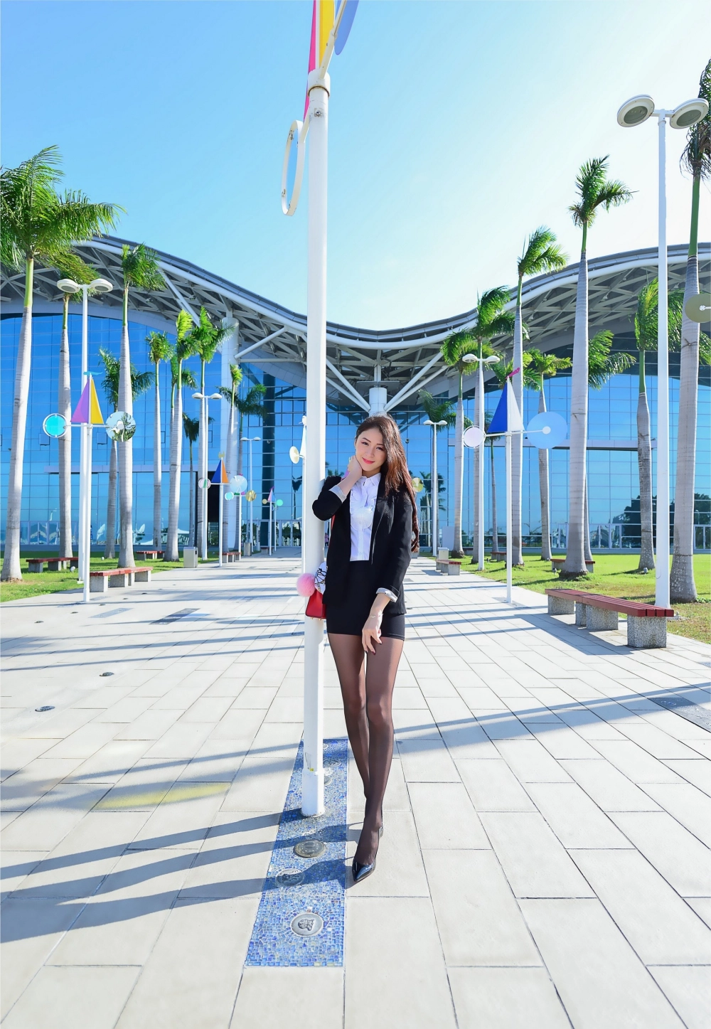 Sensational and fierce that is the vibe of Lola Xuecen