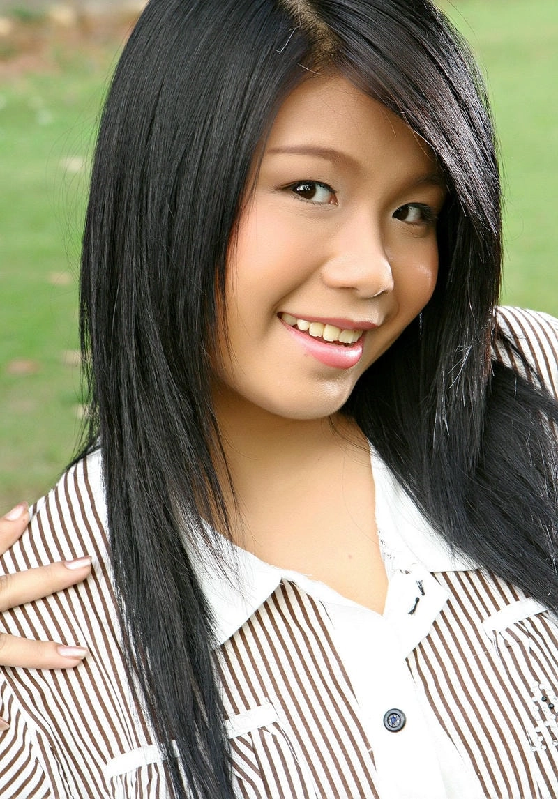 Lora Lee’s flawless looks dazzle in every single shot