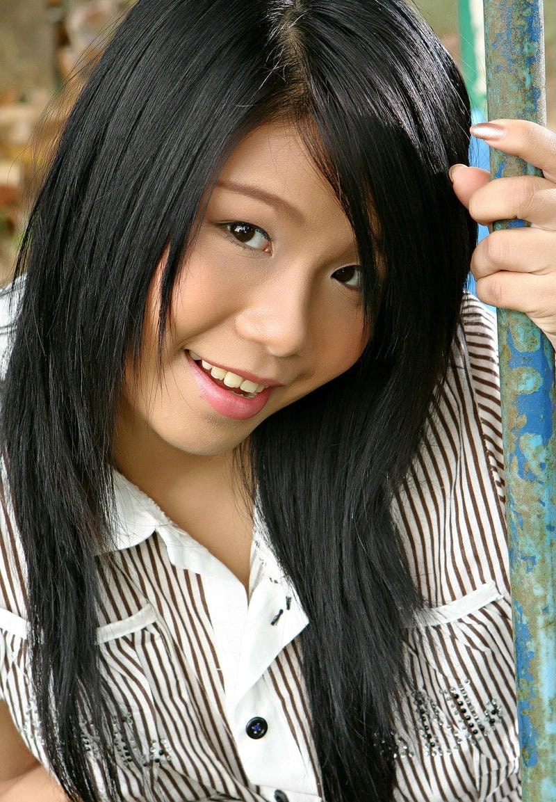 Lora Lee exudes confidence and stunning Thai elegance
