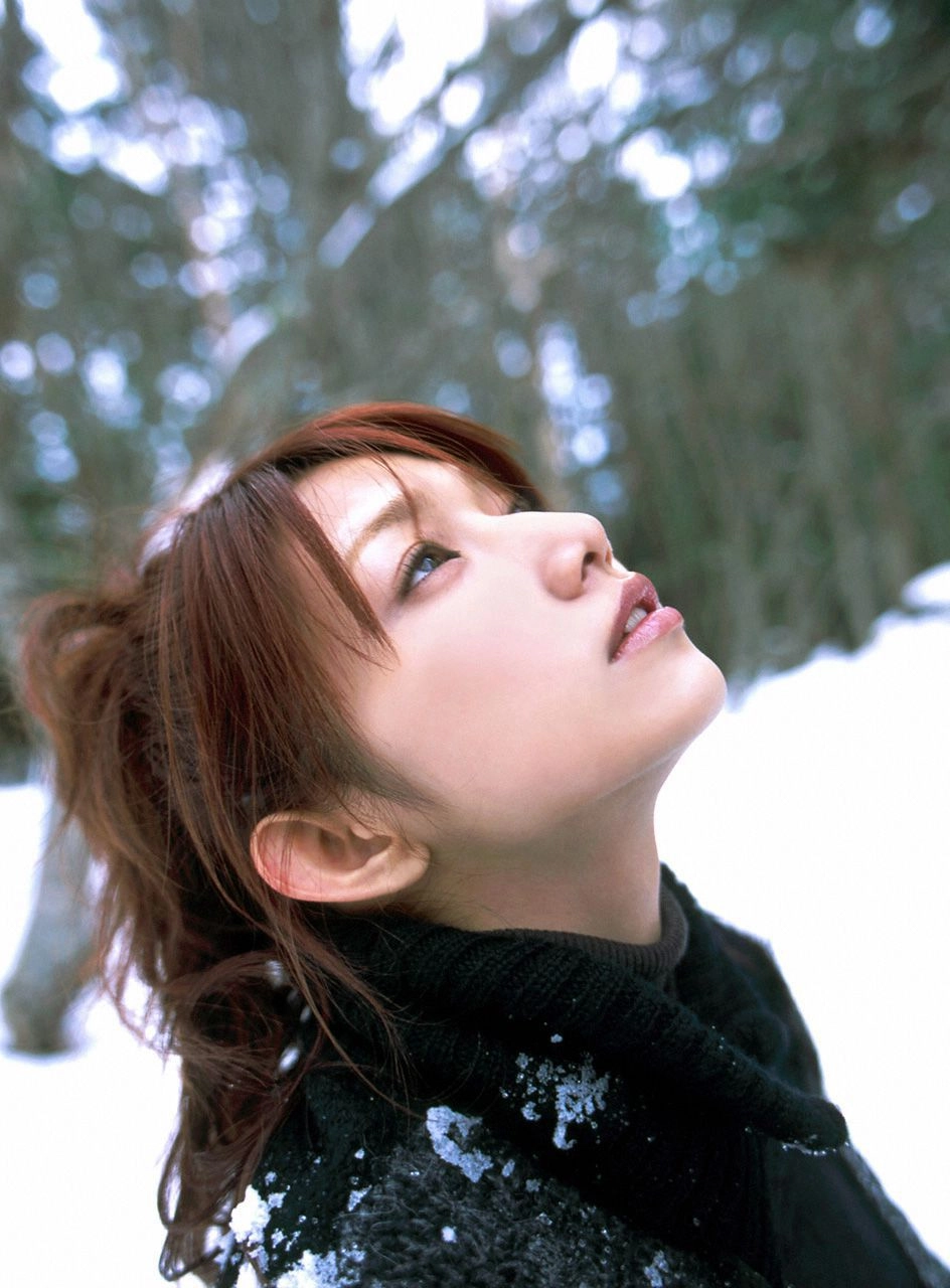 Witness the pure elegance of Maki Goto
