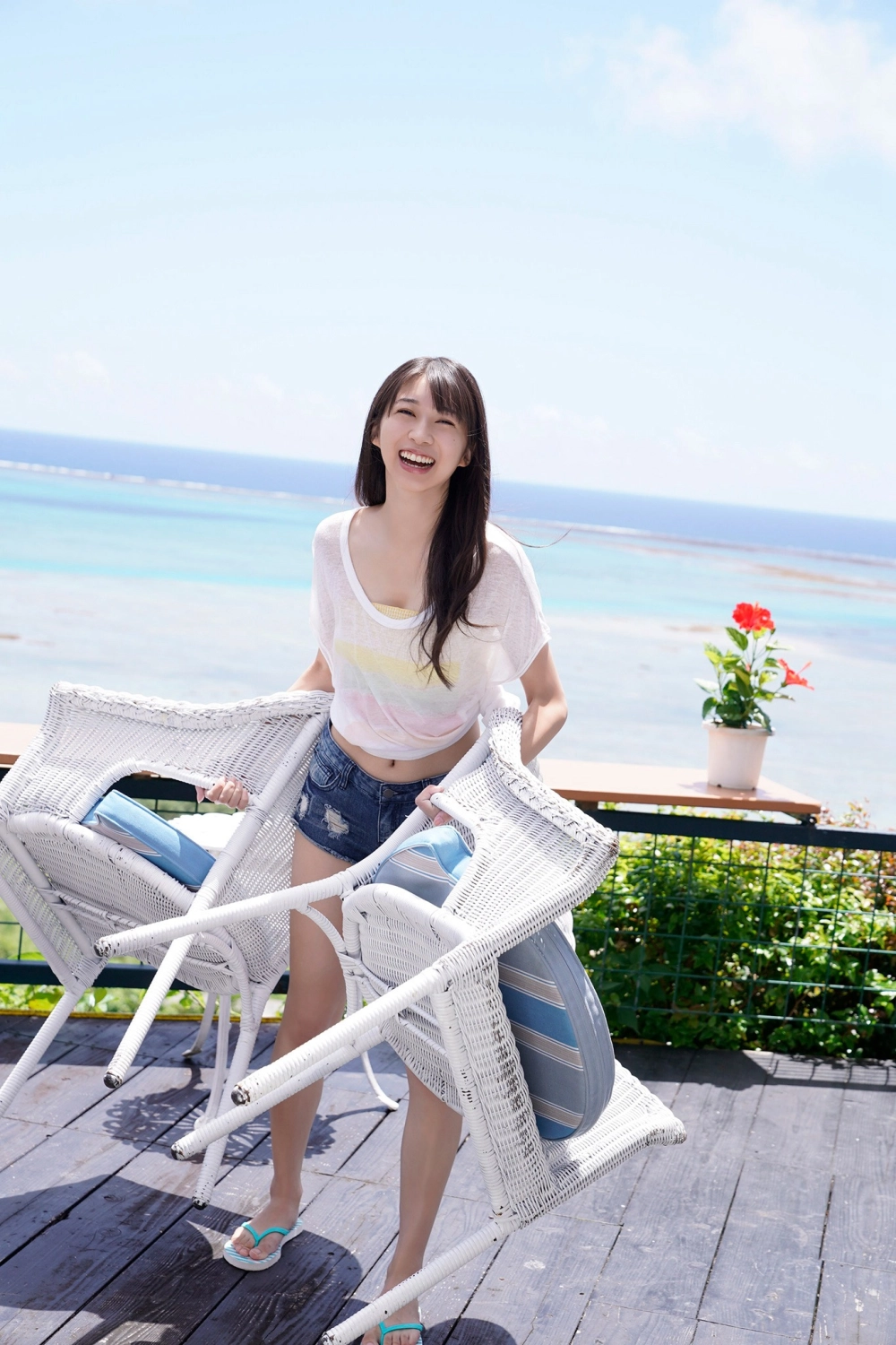 Makino Marie's smile is pure youthful temptation 
