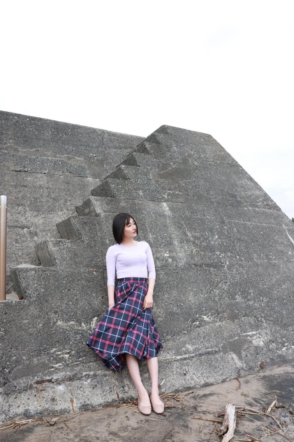 The magnetic appeal of model Manami Shindo is real