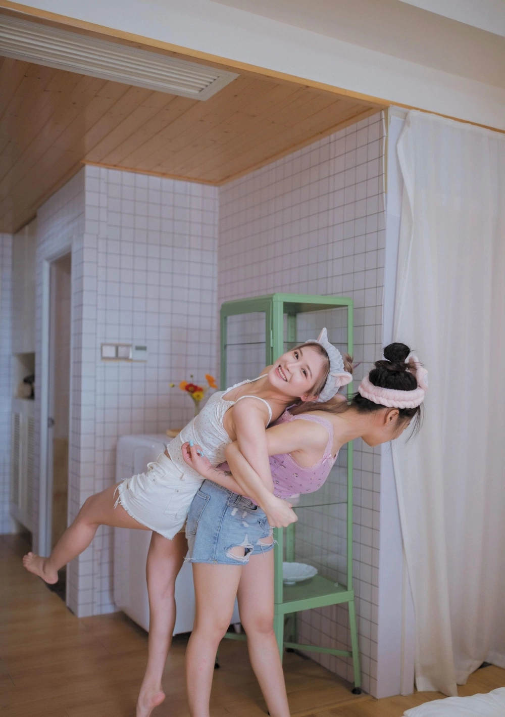 An iconic image from Menghan's sister gallery
