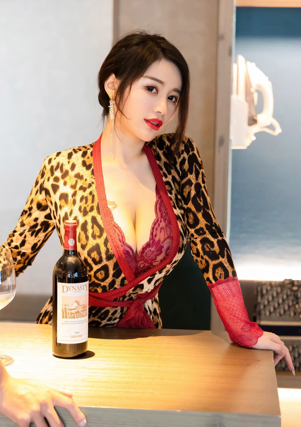The playfully coquettish Mia