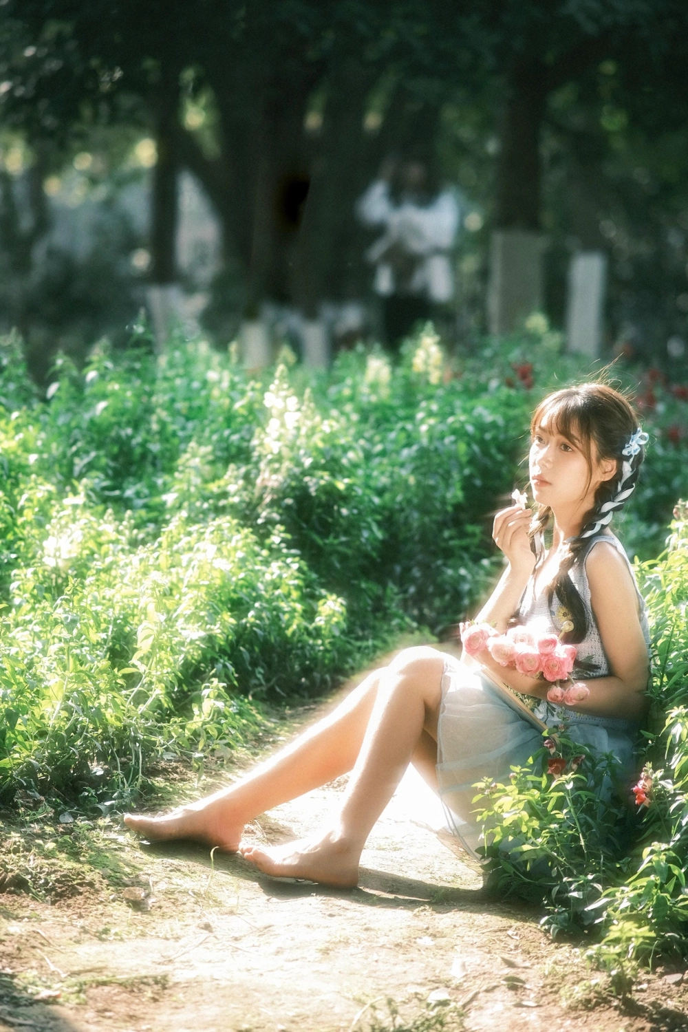 A serene scene with Miaomiao Jia de Xiao Yu Gan