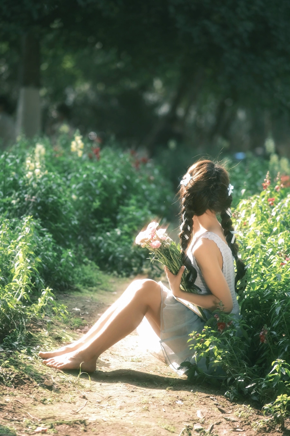 Exploring nature with Miaomiao Jia de Xiao Yu Gan