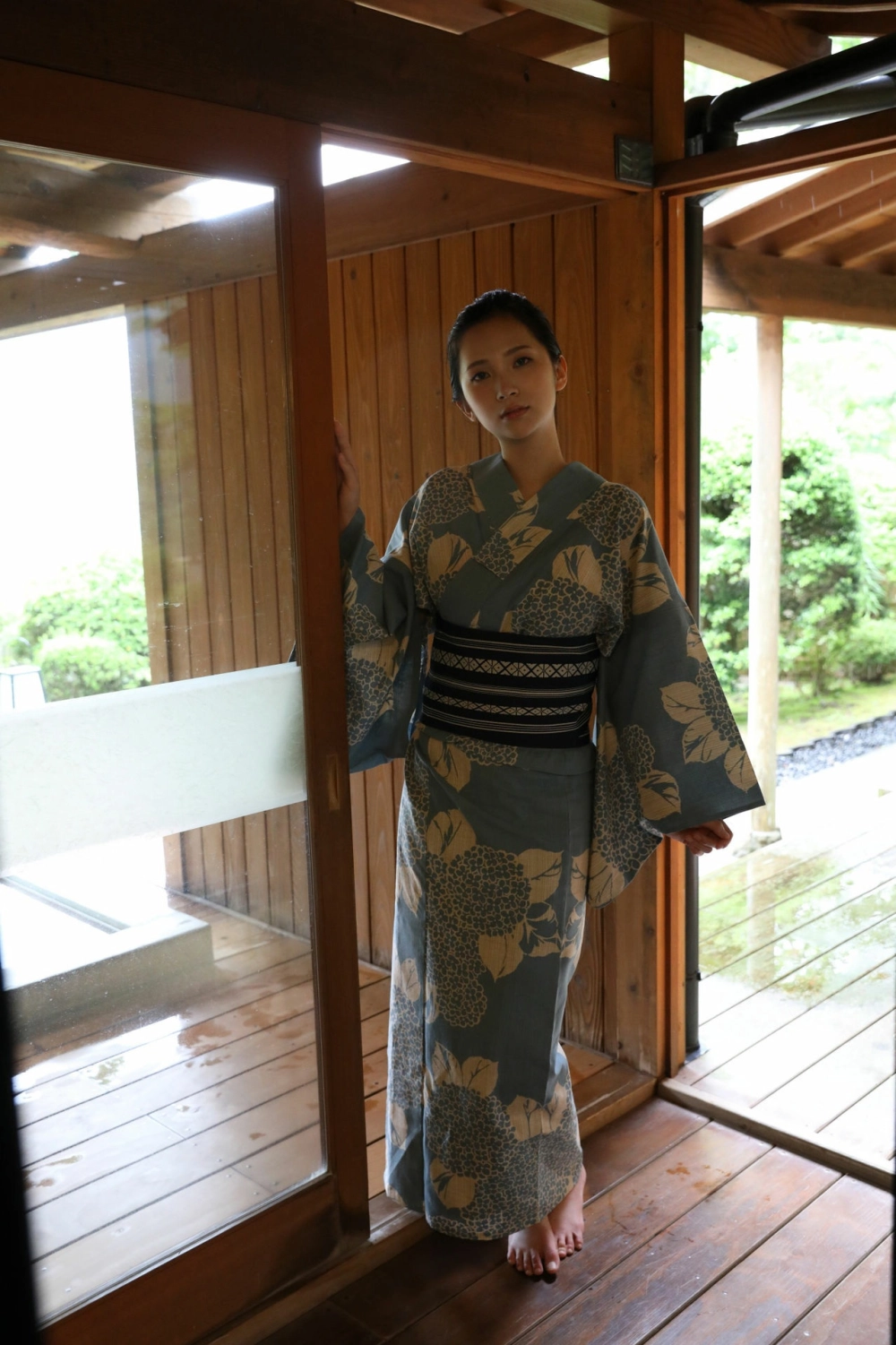 A memorable figure in every photo Miho Machiyama style