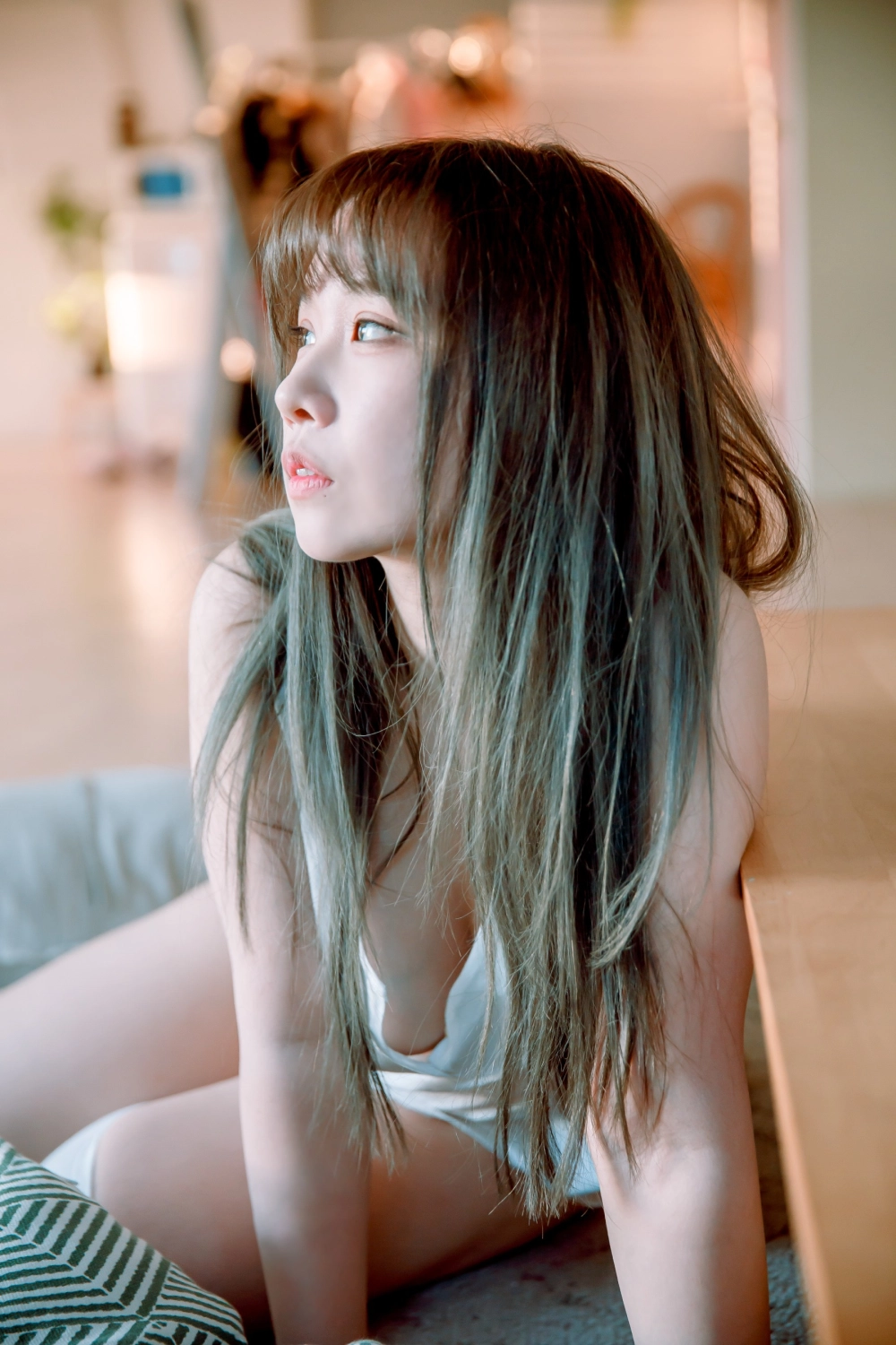 Dive into vibrant visuals with Mikacho