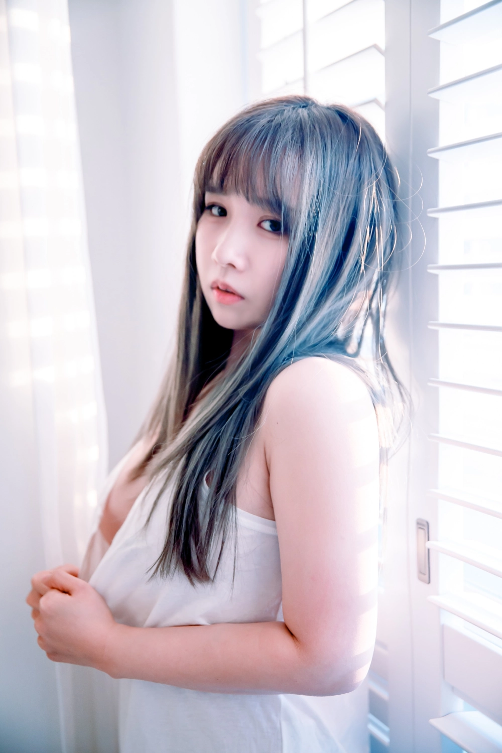 Mikacho showcases beauty in every frame