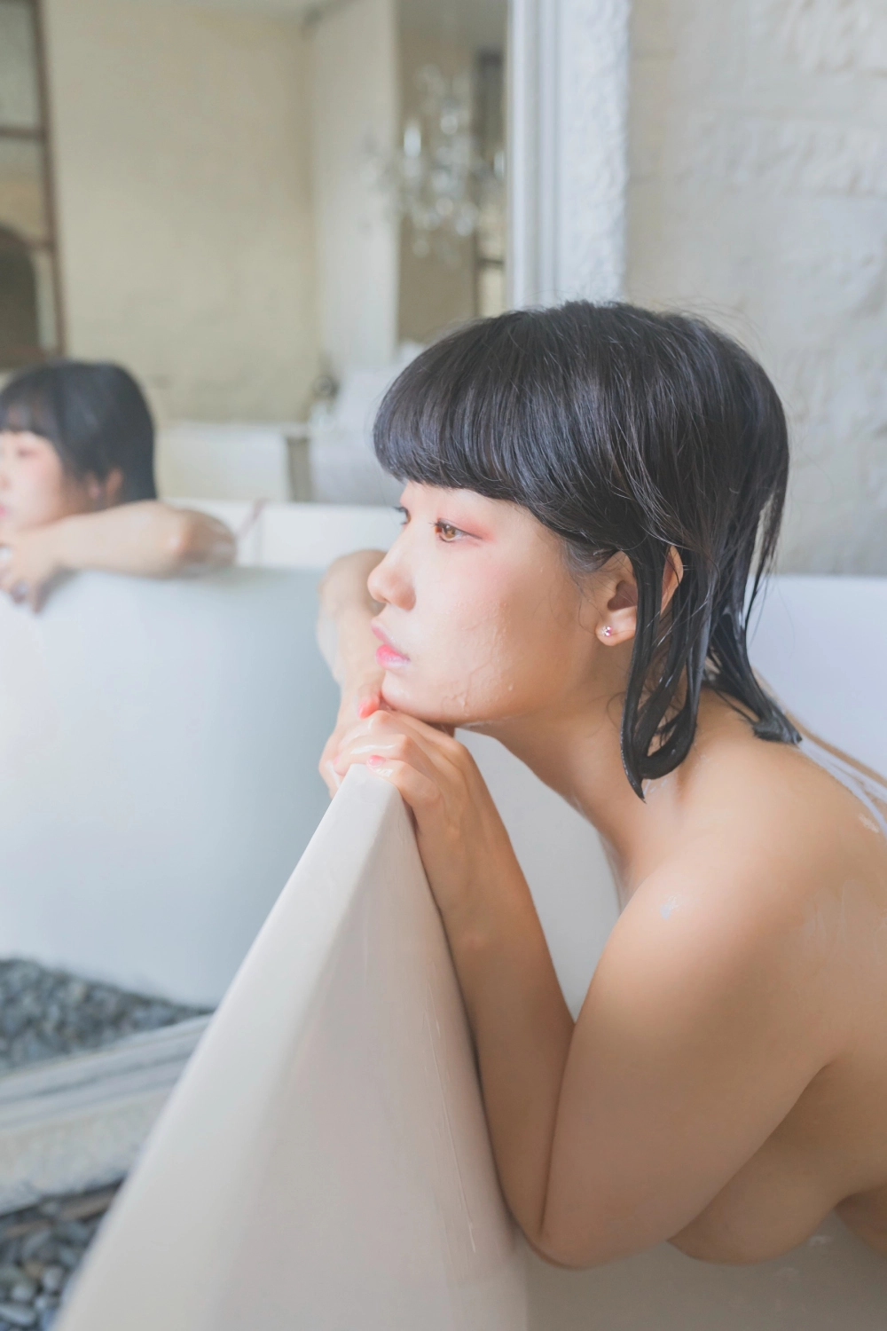 Explore the world with Mimmi by your side