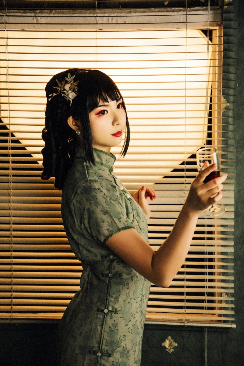 Explore Ming’s elegance captured in every frame