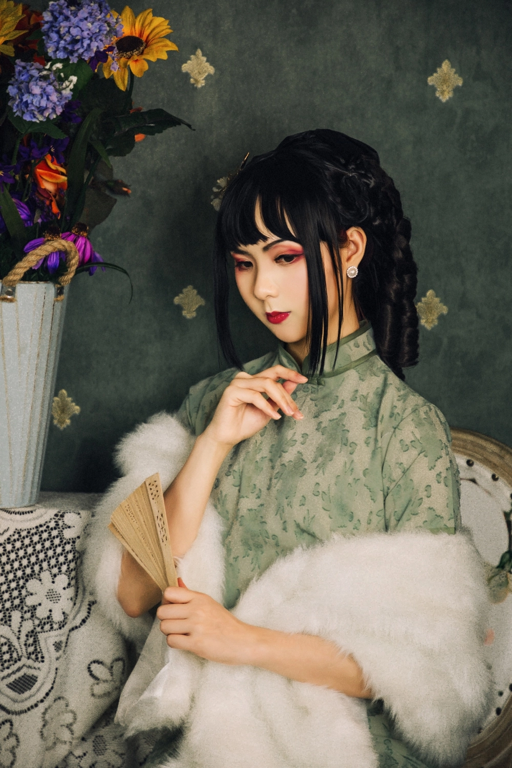 Elevate your gallery with Ming’s unique touch