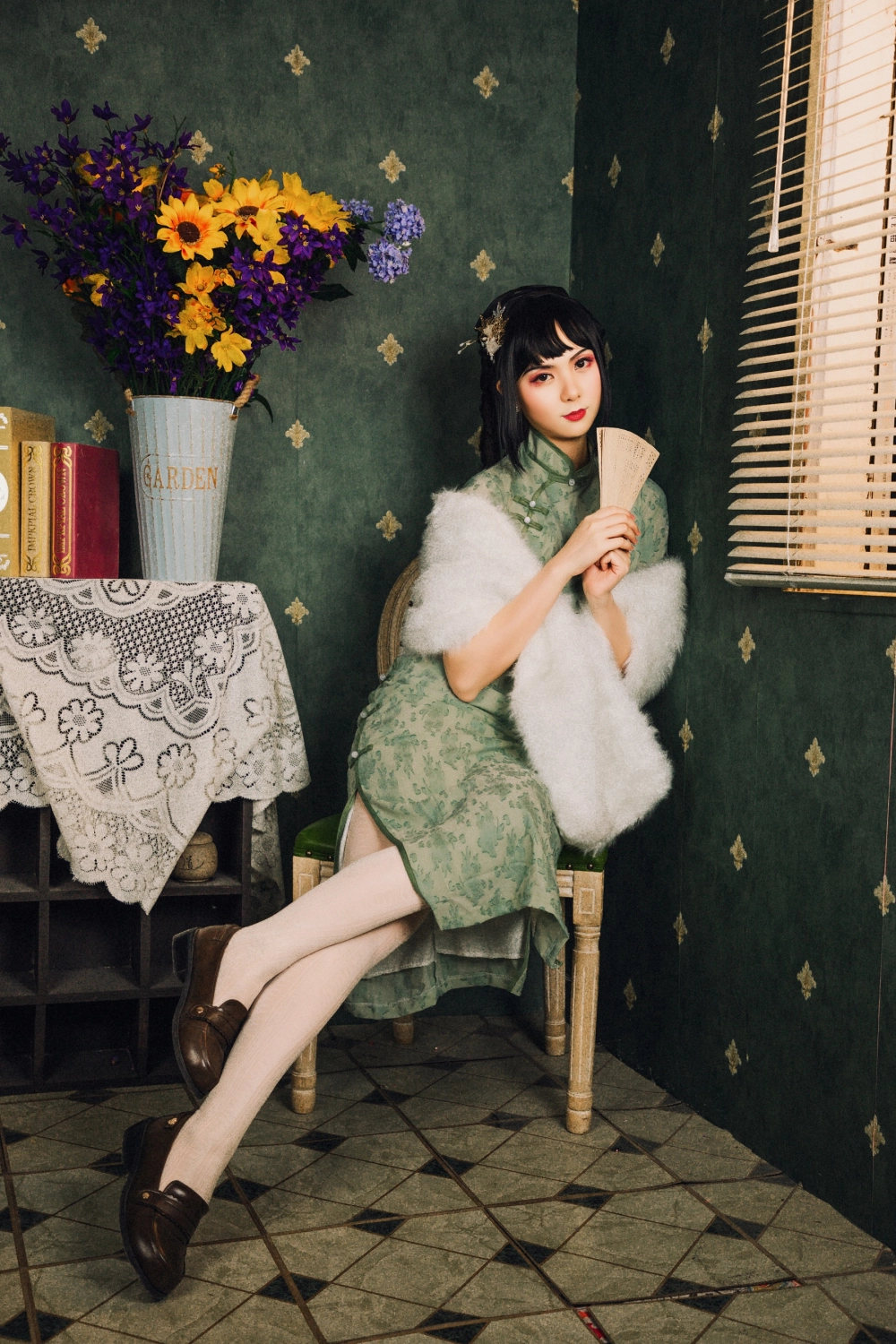 Ming showcases beauty through vibrant visuals