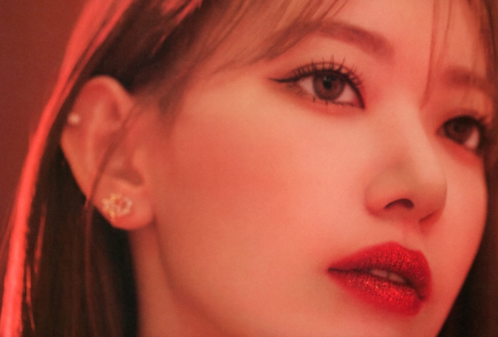 Miyawaki Sakura charms everyone with her hot visuals