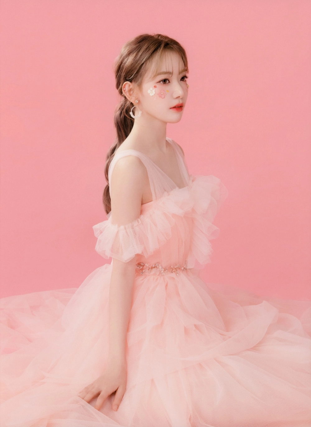 An absolute vision the alluring star Miyawaki Sakura 