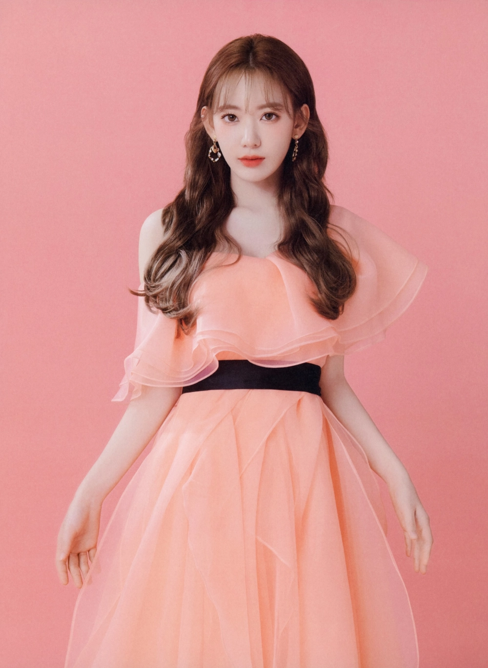 Miyawaki Sakura effortlessly sensual and deeply alluring 