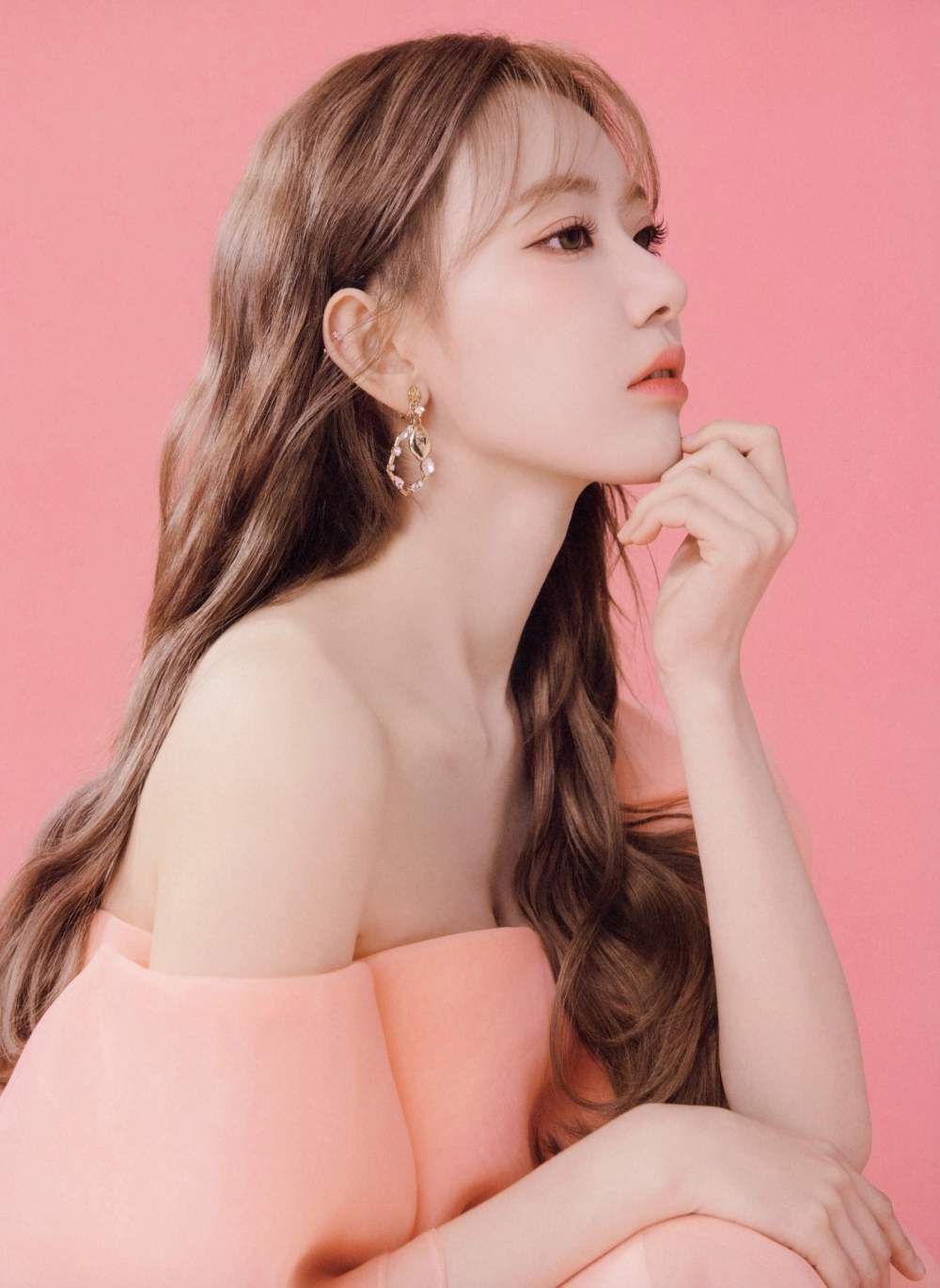 Feel the intense magnetic power of Miyawaki Sakura aura 