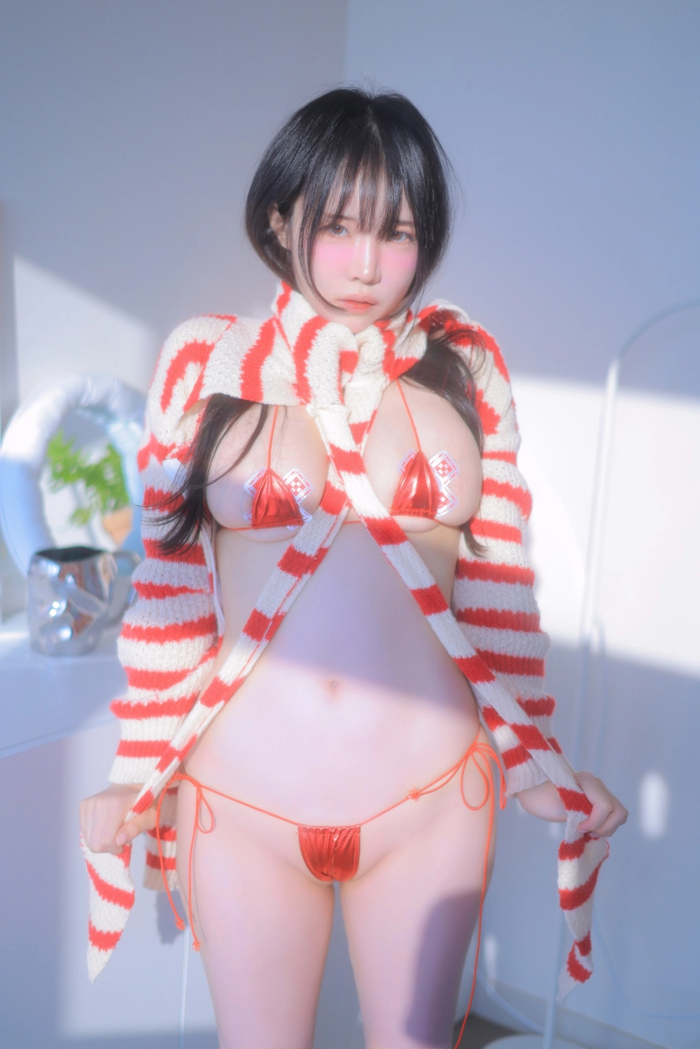 A sweet smile from Momorina