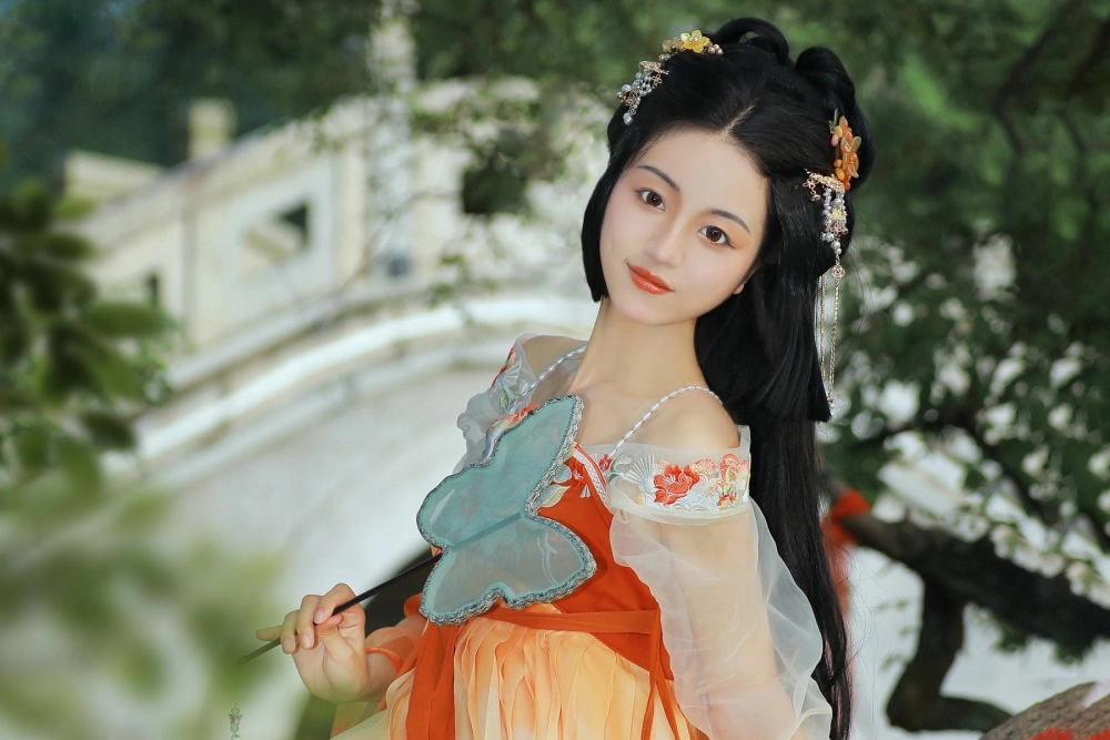 Mumu's stunning golden hour look