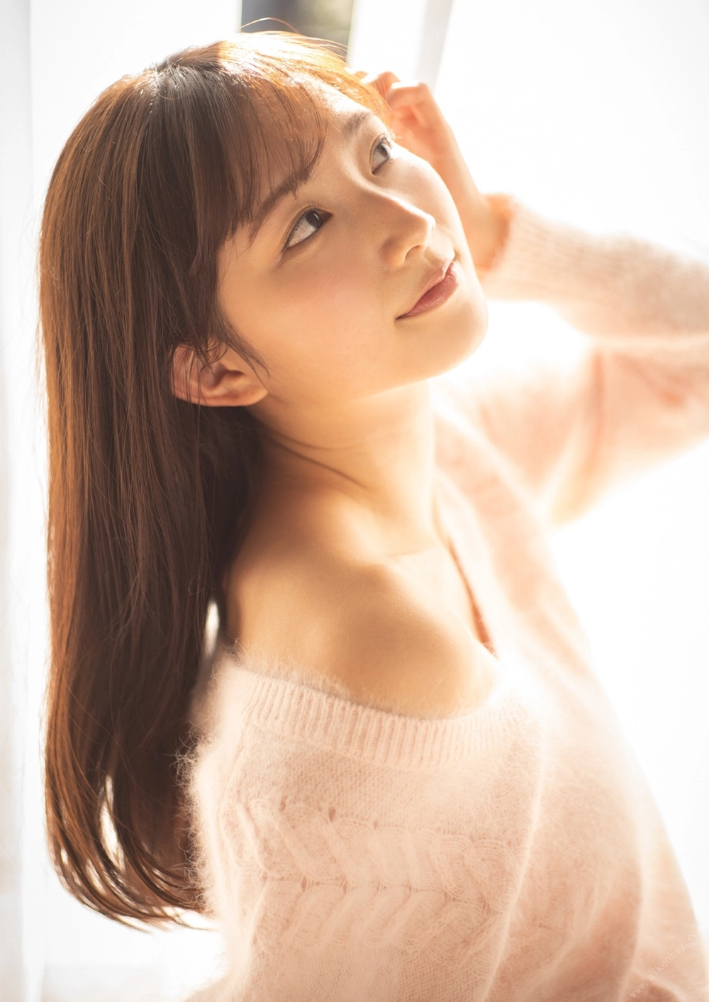 Nagisa Aoyama radiates a confident, sophisticated charm