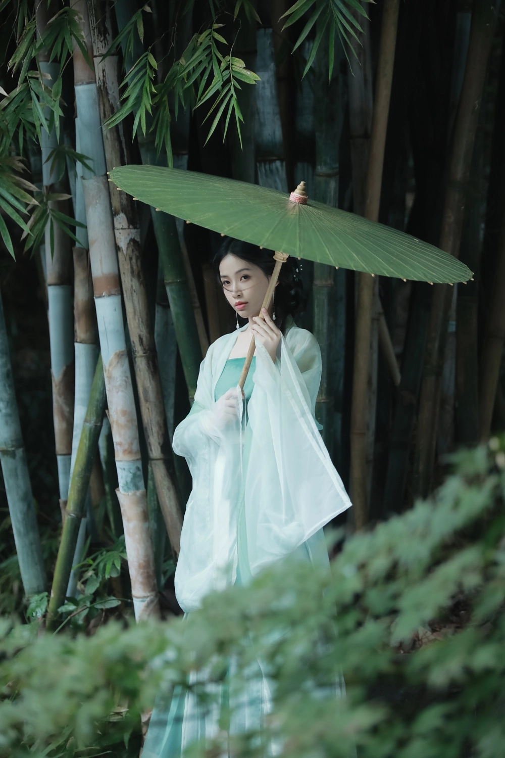 Nana radiant beauty steals every scene