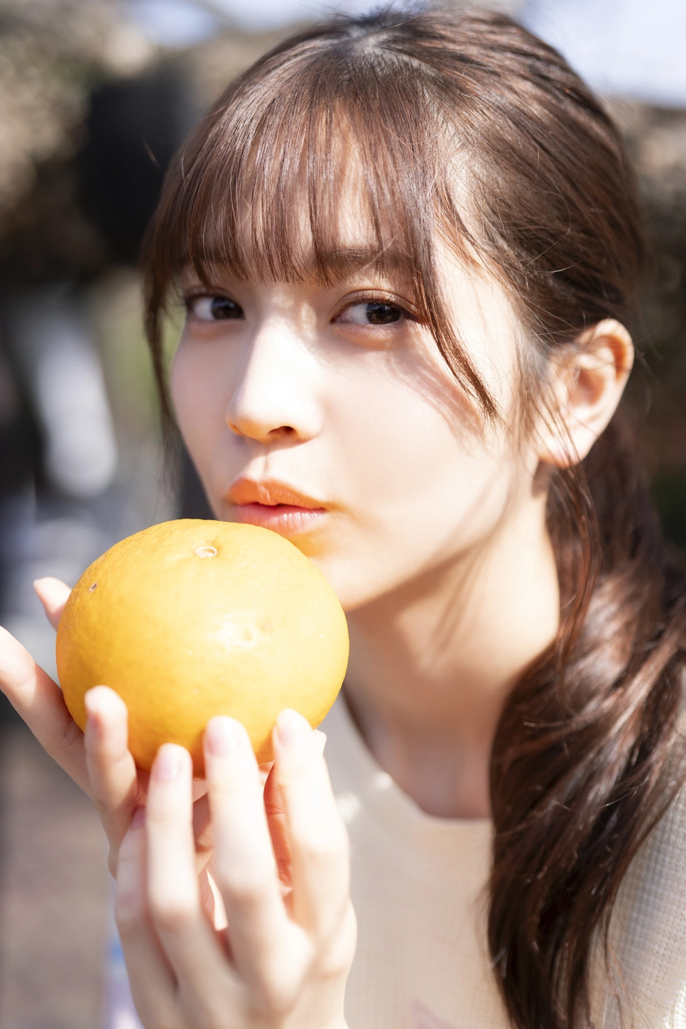 Every glance tells Nanako Kurosaki’s story