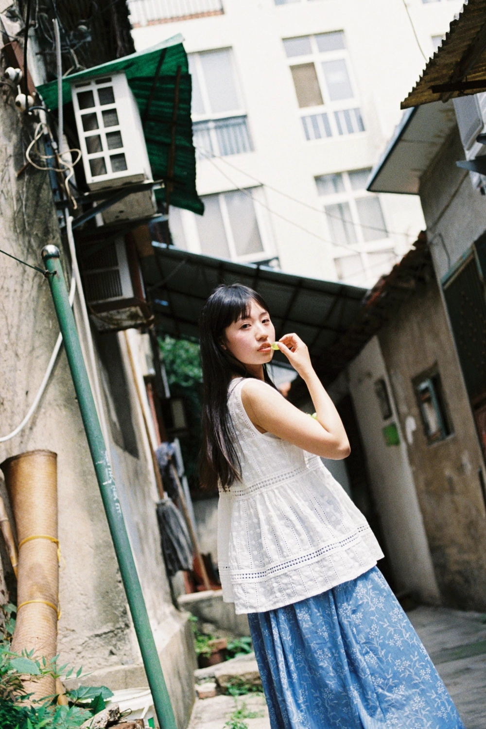 A beautiful al fresco moment with Nian Zi