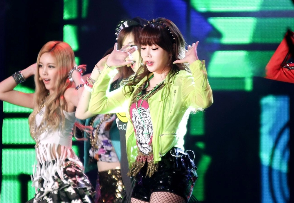 Park So Yeon radiates pure confidence and beauty