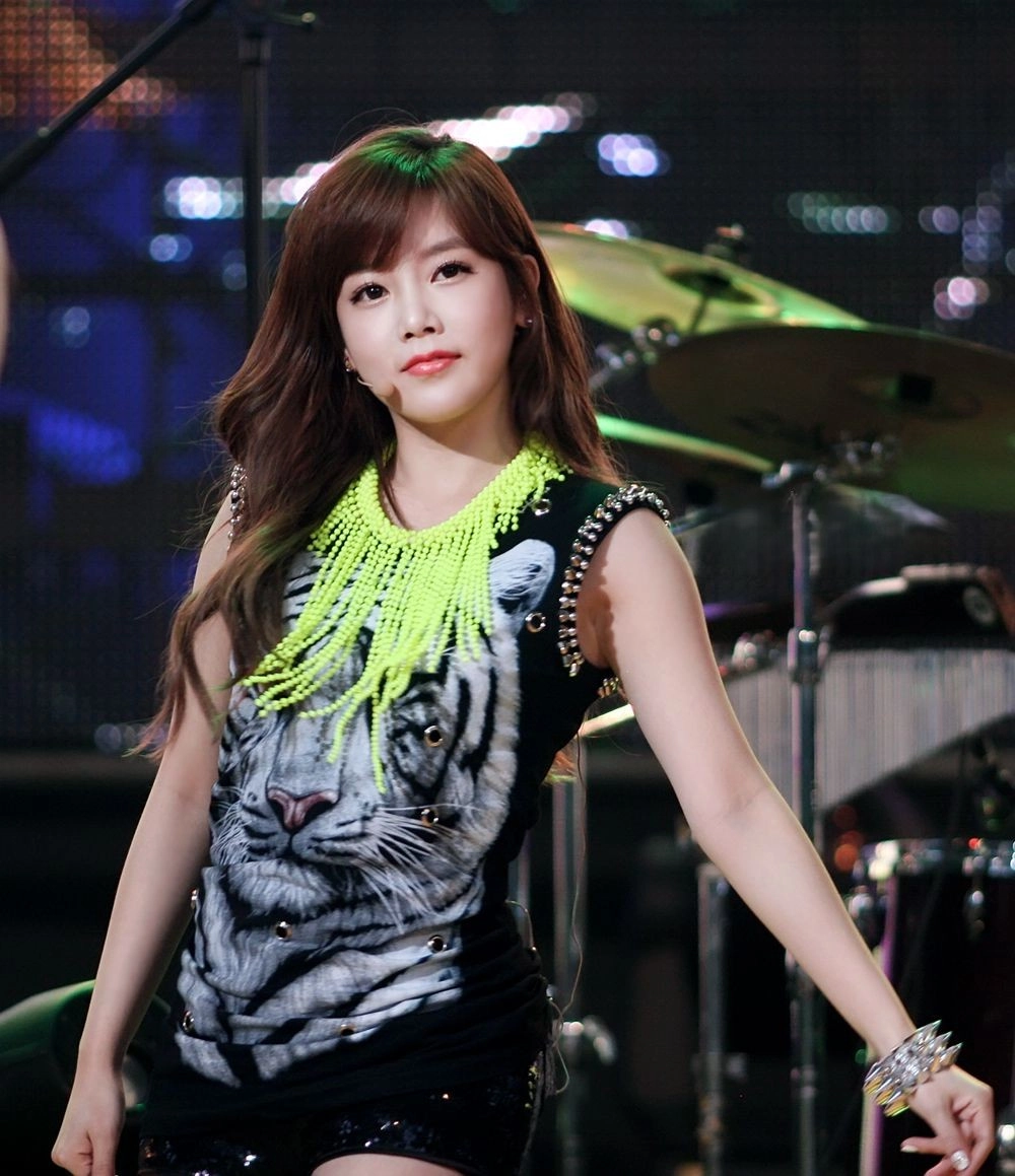 Let Park So Yeon inspire your style and confidence