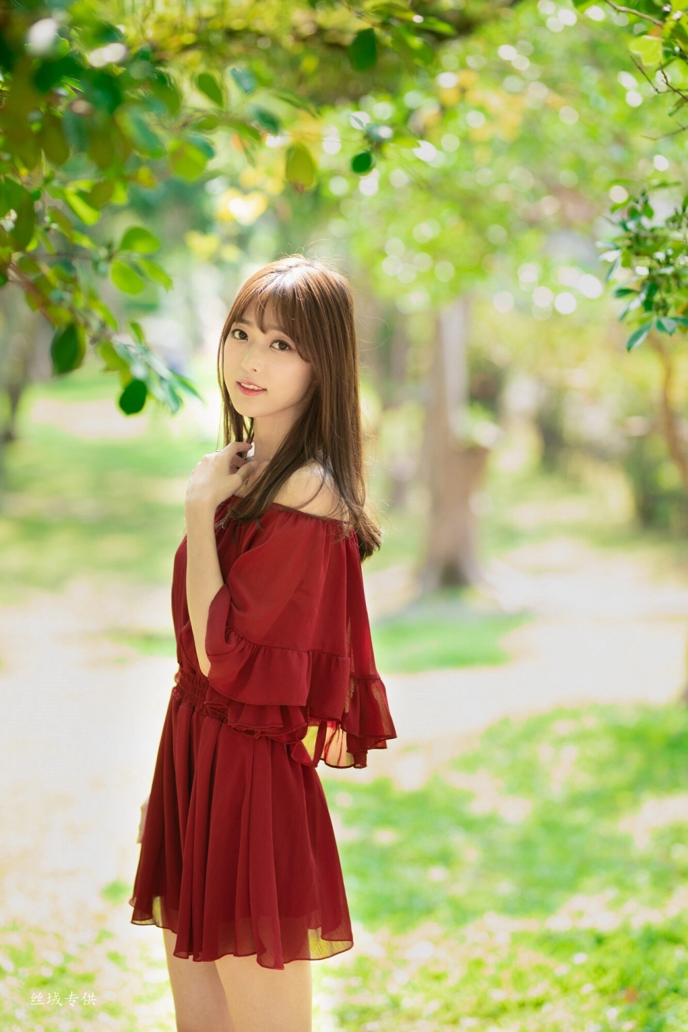 Sizzling hot looks from the iconic Peng Lijia